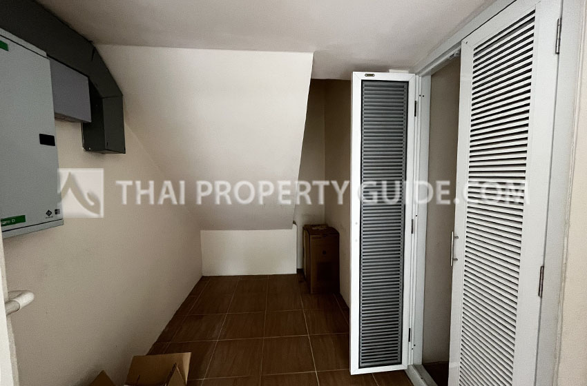 House with Shared Pool in Sukhumvit 